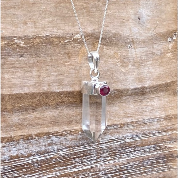 White Quartz & Garnet Necklace - Picture 2 of 16